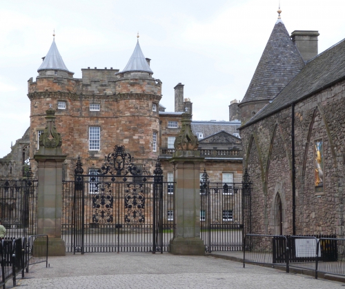 Edinburgh, Dunbar garden, Holyrood castle